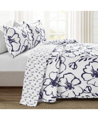 Scandinavian Floral 3 Piece Quilt Set, Full/Queen