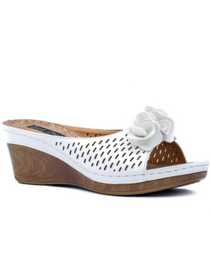 Gc Shoes Juliet Floral Wedge Sandal In White