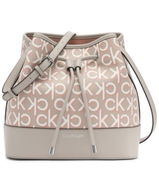 Calvin Klein - Gabrianna Bucket