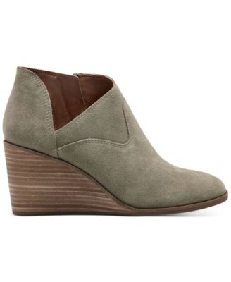 zollie wedge bootie