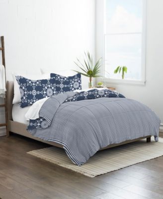 ienjoy Home Ultra Soft Daisy Medallion Reversible 2- Pc. Comforter Set, Twin