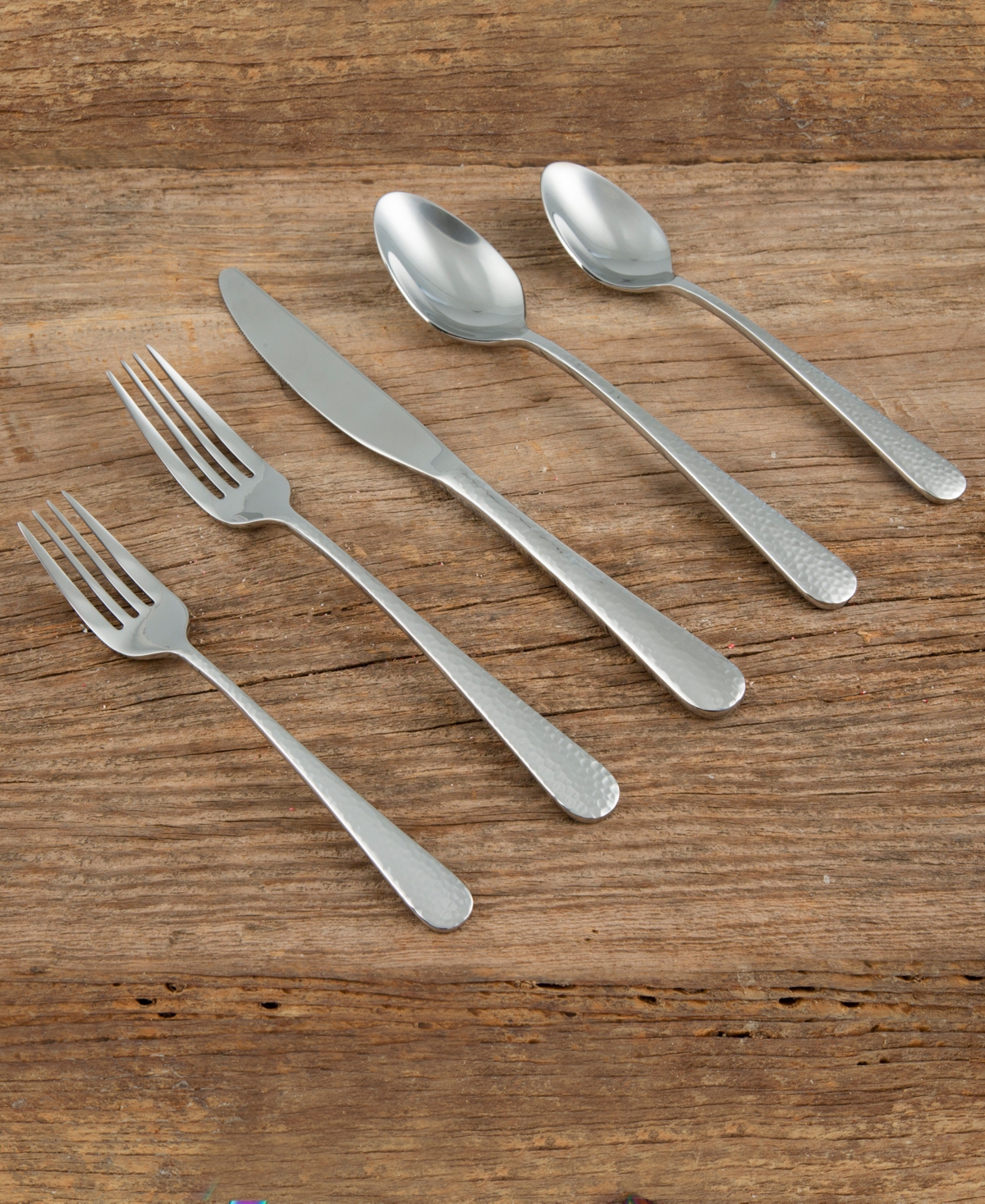 Cambridge Silversmiths Keene Hammered Mirror 20-Piece Flatware Set, Service for 4