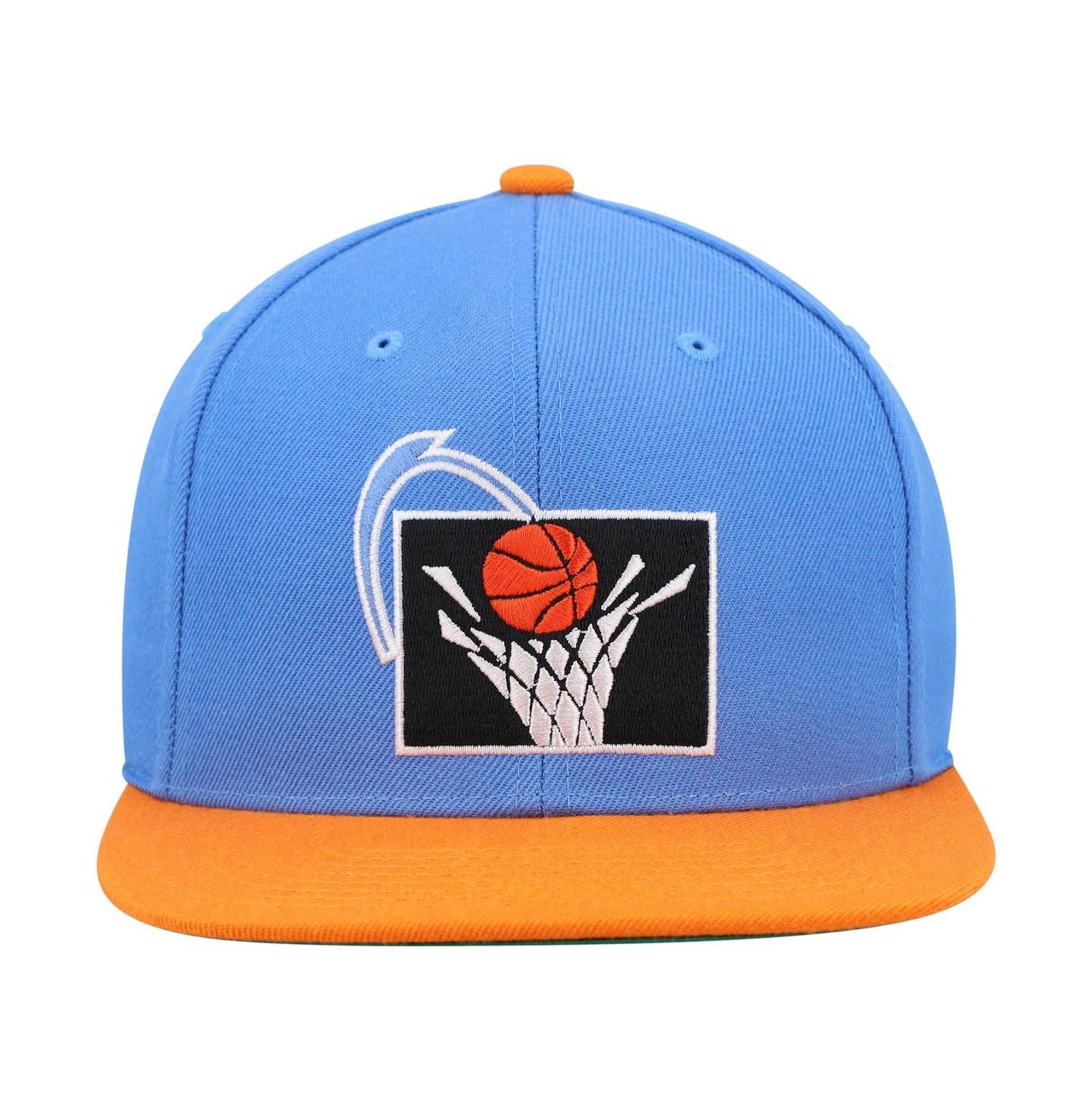 Мужская кепка Mitchell & Ness Blue and Orange Cleveland Cavaliers Hardwood Classics Team Two-Tone 2.0 Snapback Hat — фото 3