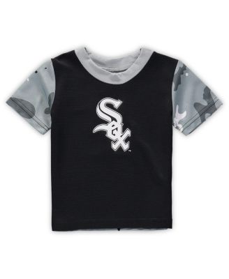 Newborn and Infant Boys and Girls Black,  Chicago White Sox Pinch Hitter T-shirt and Shorts Set