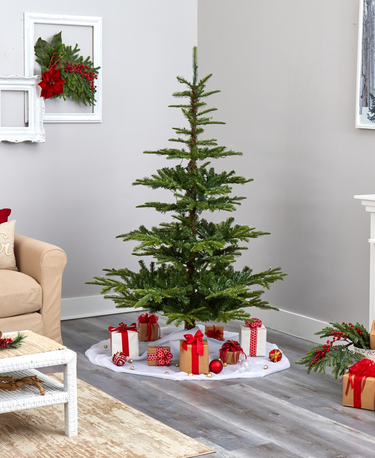 Layered Washington Spruce Artificial Christmas Tree with Lights and Bendable Branches,