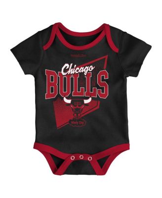 Infant Boys and Girls Black, Red Chicago Bulls Hardwood Classics Bodysuits and Cuffed Knit Hat Set