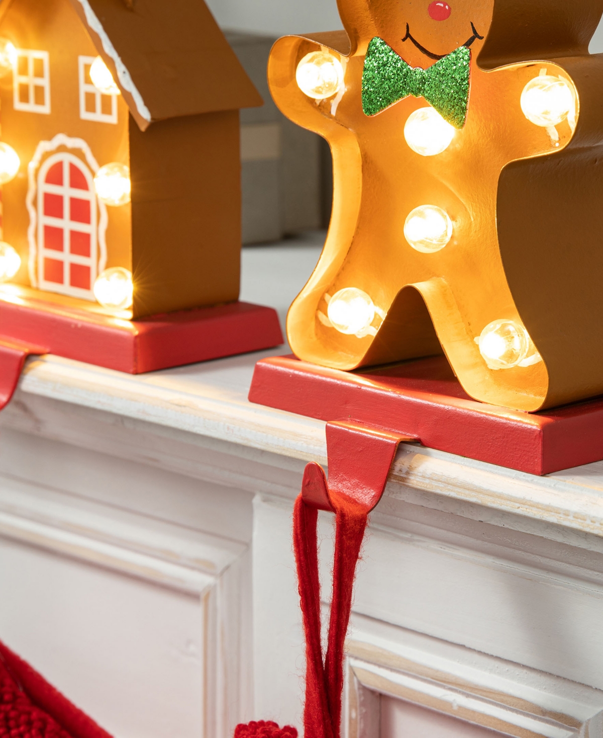 Glitzhome Marquee Led Gingerbread House Gingerbread Man Christmas Stocking Holder Set, 2 Piece