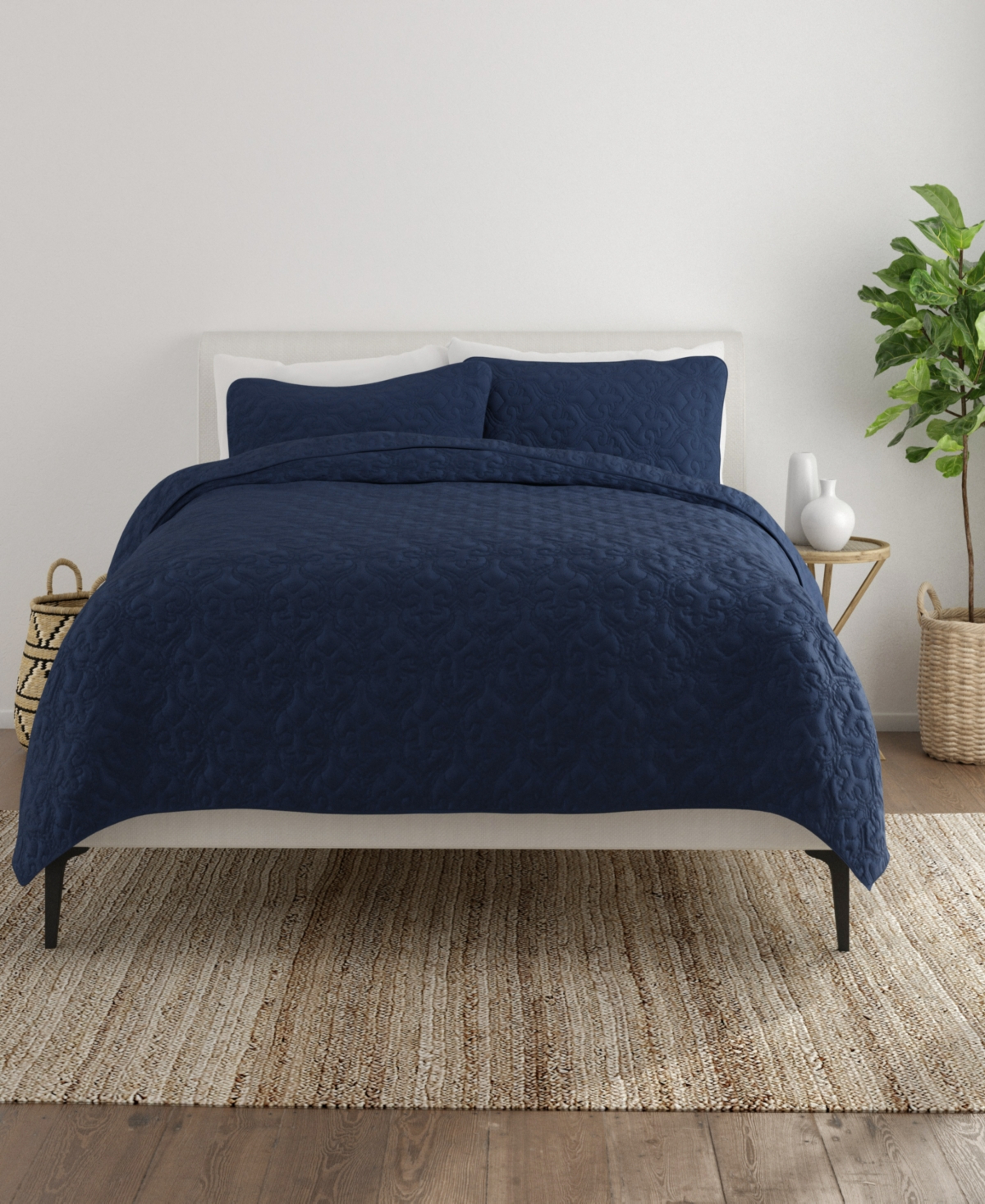 ienjoy Home Ultra Soft Damask Pattern Lightweight Quilted Coverlet Set
