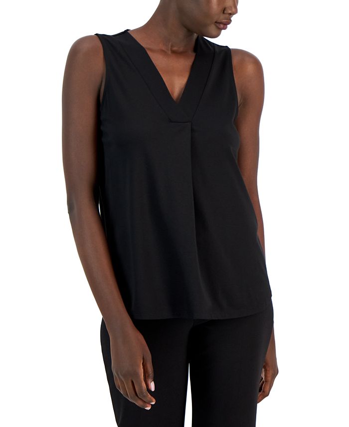 Women's Sleeveless Pleat V-Neck Top main image 1