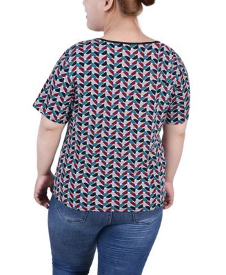 Plus Size Short Sleeve with Ring Details Top