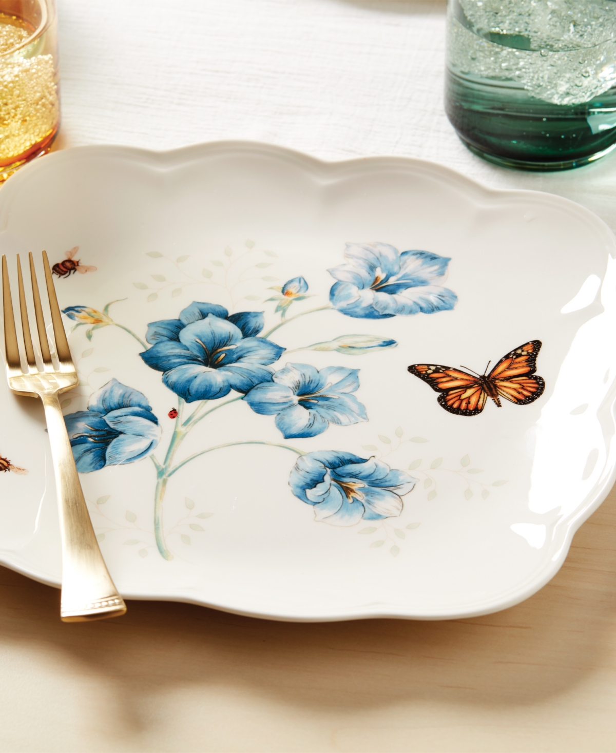 Lenox Butterfly Meadow Square 18 Pc. Dinnerware Set, Service for 6, Exclusively at Macy's - Multi and White