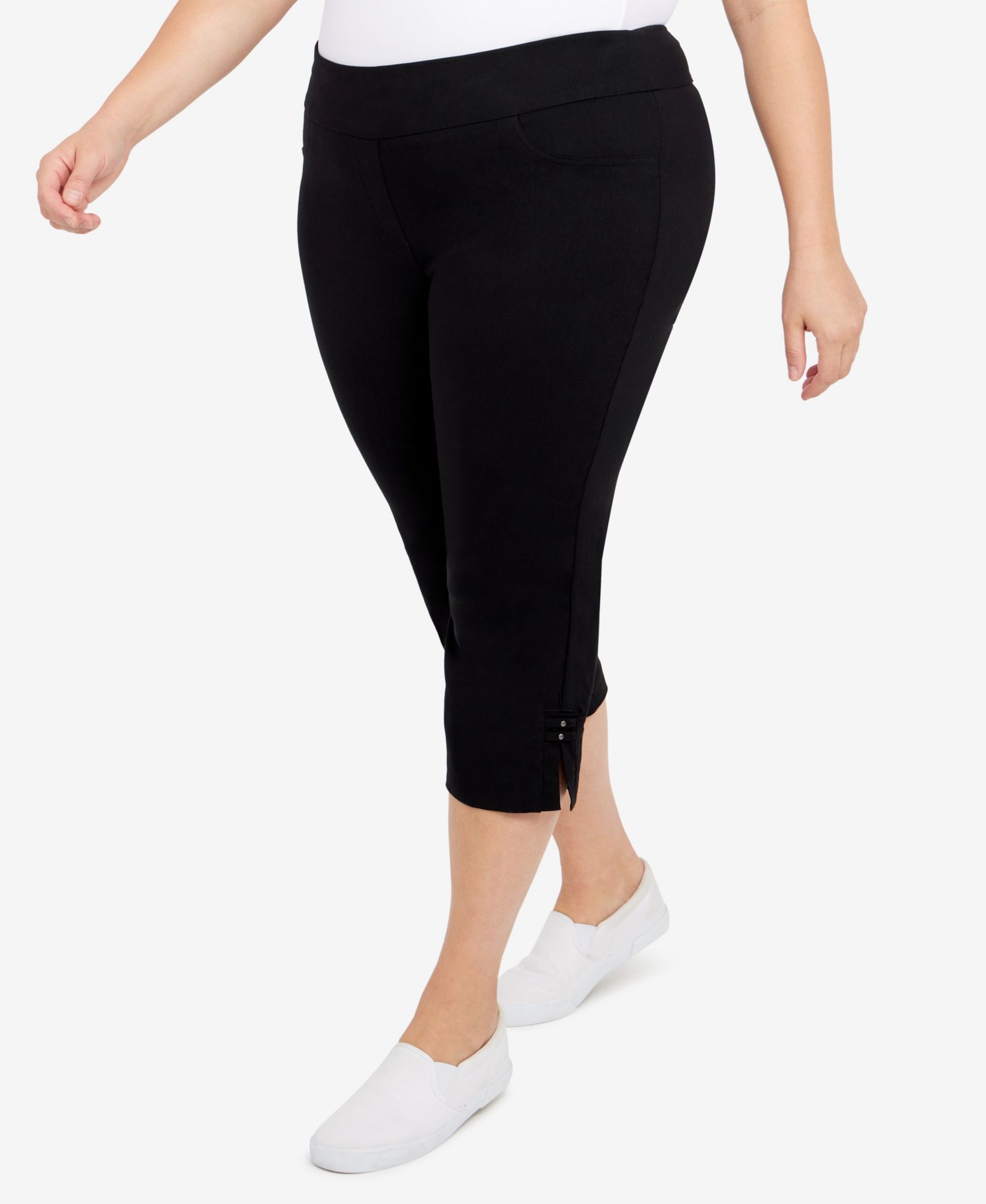 Plus Size Essentials Solid Pull-On Capri Pants with Detailed Split Hem