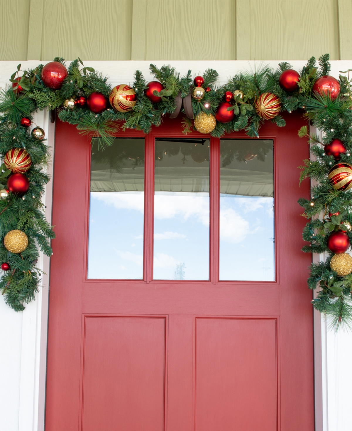 Village Lighting Artificial Christmas Garland with Lights, Christmas Classic