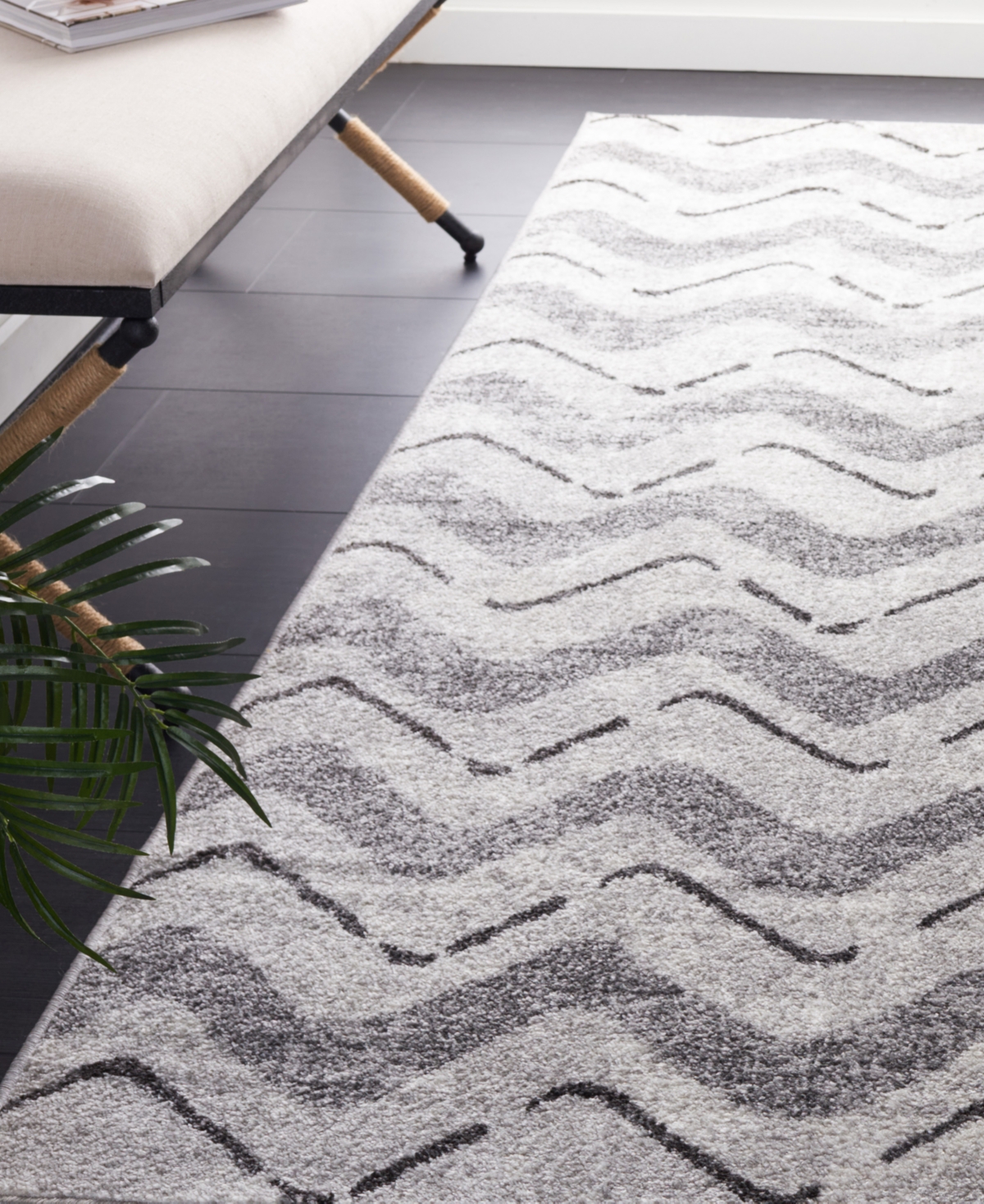Safavieh Adirondack 121and Charcoal Area Rug - Silver