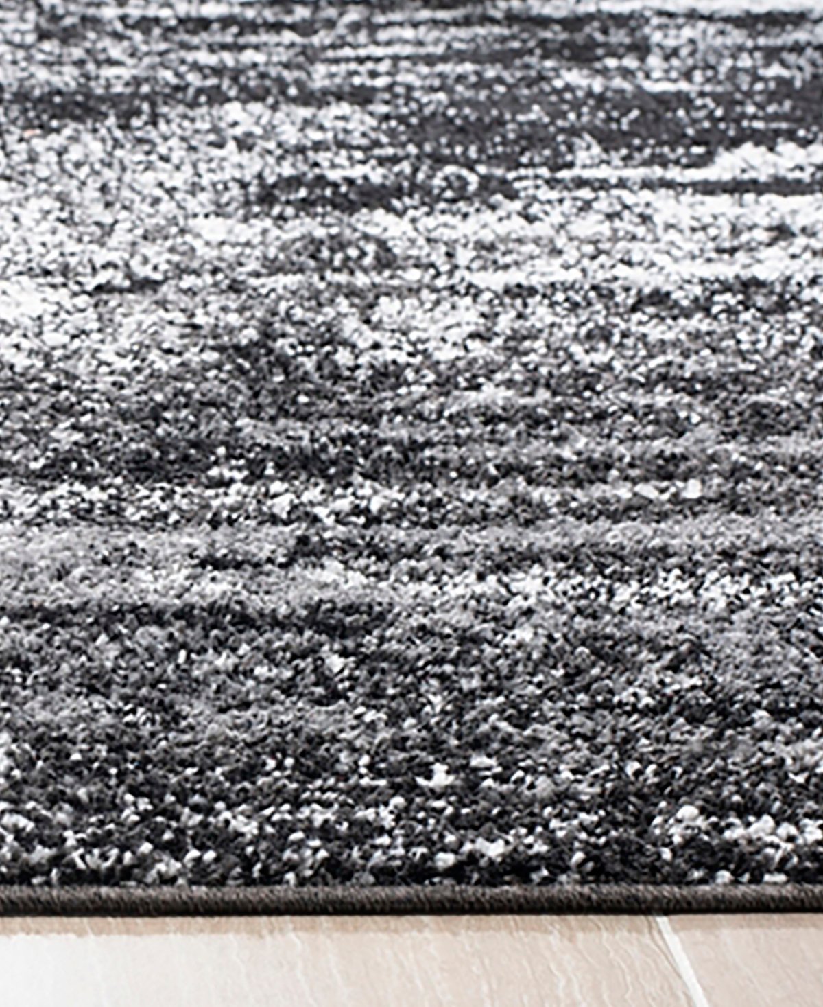 Safavieh Adirondack 112and Black Runner Area Rug - Silver