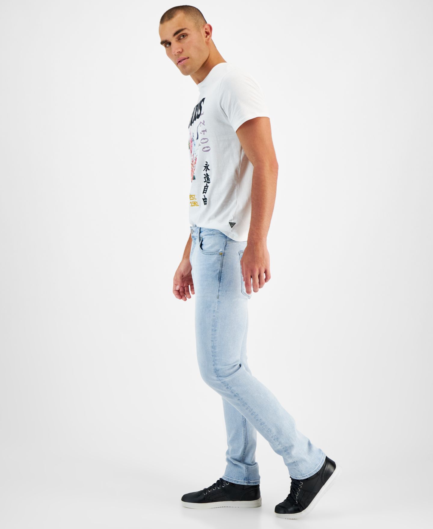 Мужские джинсы GUESS Light-Wash Slim Tapered Fit, цвет: Варёный — фото 2