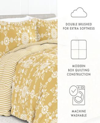 Ultra Soft Daisy Medallion Reversible 3- Pc. Comforter Set, Queen