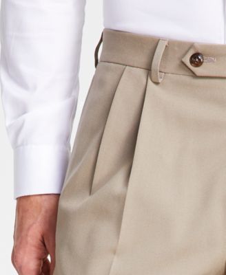 Men's Pleated Solid Classic Fit Pants