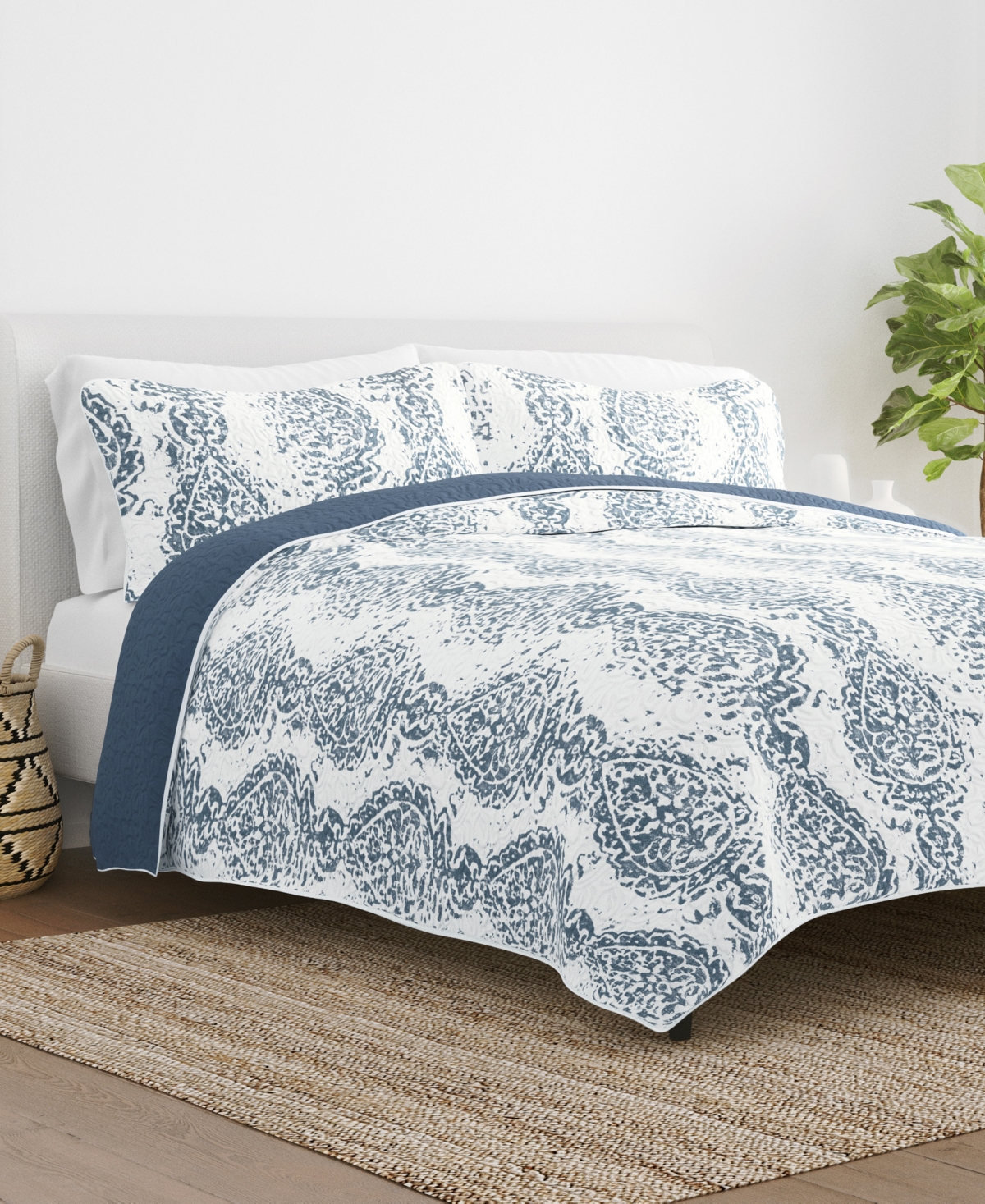 Ienjoy Home Distressed Diamond Reversible 3-pc. Quilt Set, King/california King In Dusk Blue