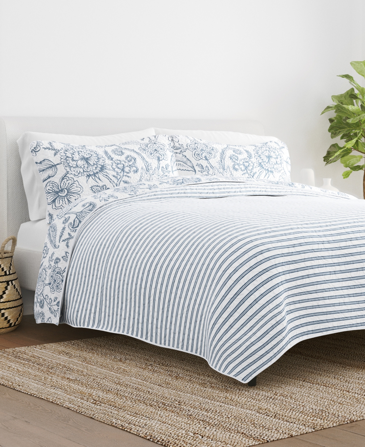 ienjoy Home All Season 3 Piece Jacobean and Stripe Reversible Quilt Set,
