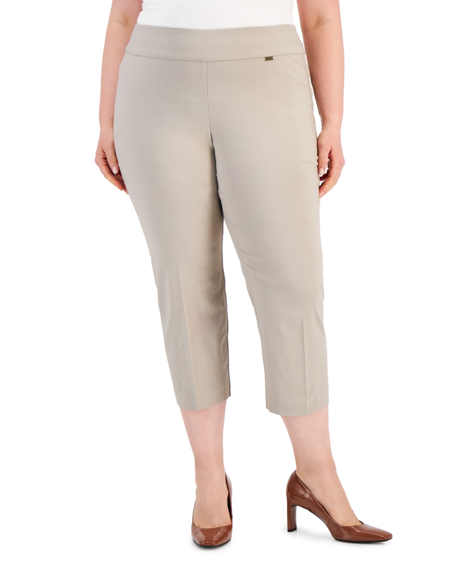 Plus Size Mid-Rise Pull-On Capri Pants