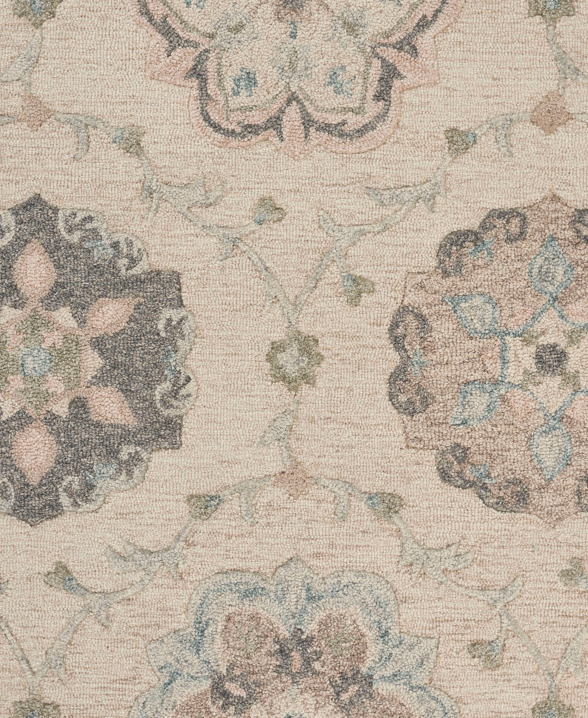 Lr Home Iris Victo- 7' x 9' Area Rug