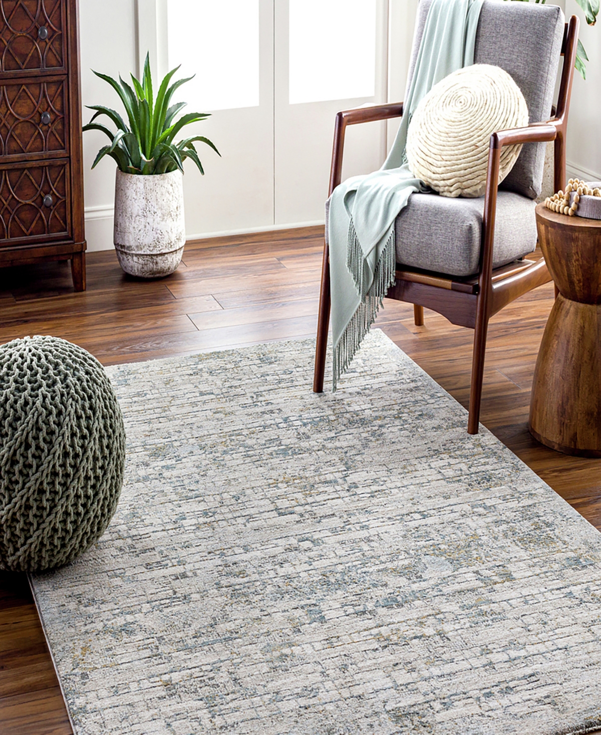 Livabliss Dresden Dre-2304 2'7" x 4' Area Rug