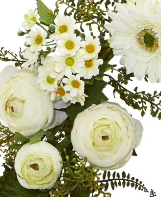 24" Mixed Daisies and Ranunculus Wreath