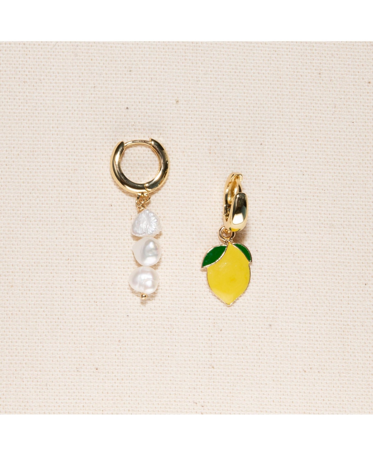 JOEY BABY 18K GOLD PLATED HUGGIES FRESHWATER PEARLS WITH A YELLOW AND GREEN LEMON CHARM