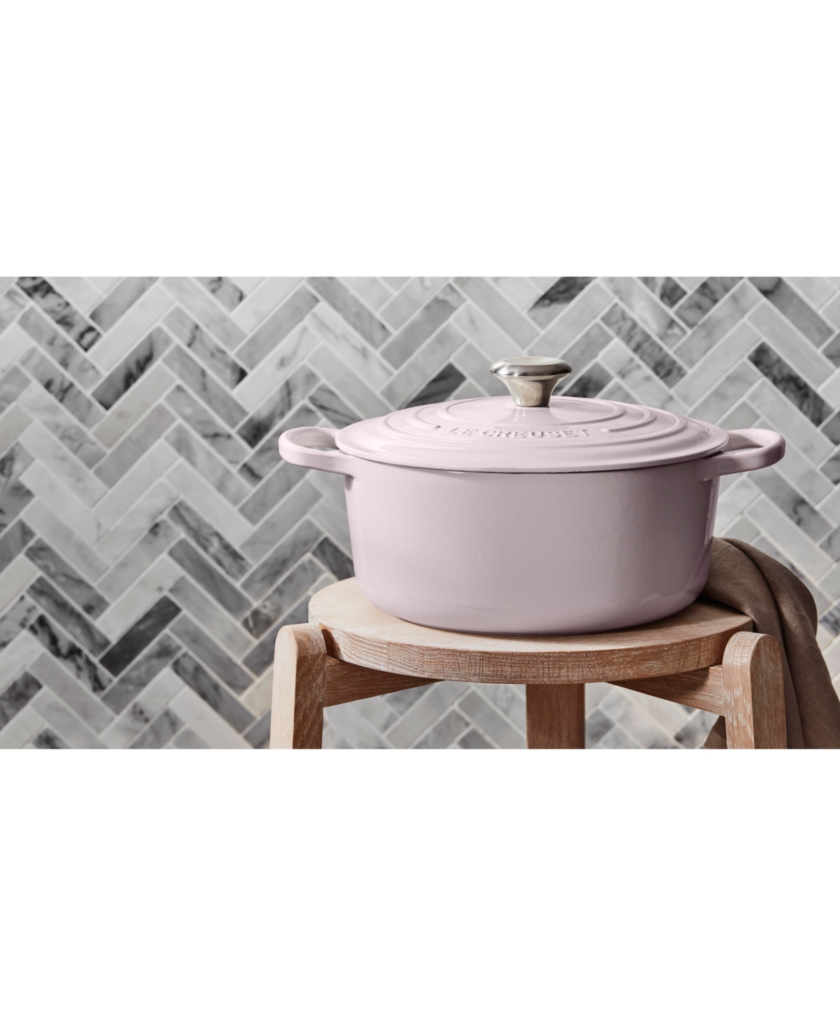 Le Creuset Signature Enameled Cast Iron 5.5 Qt. Round Dutch Oven In Olive