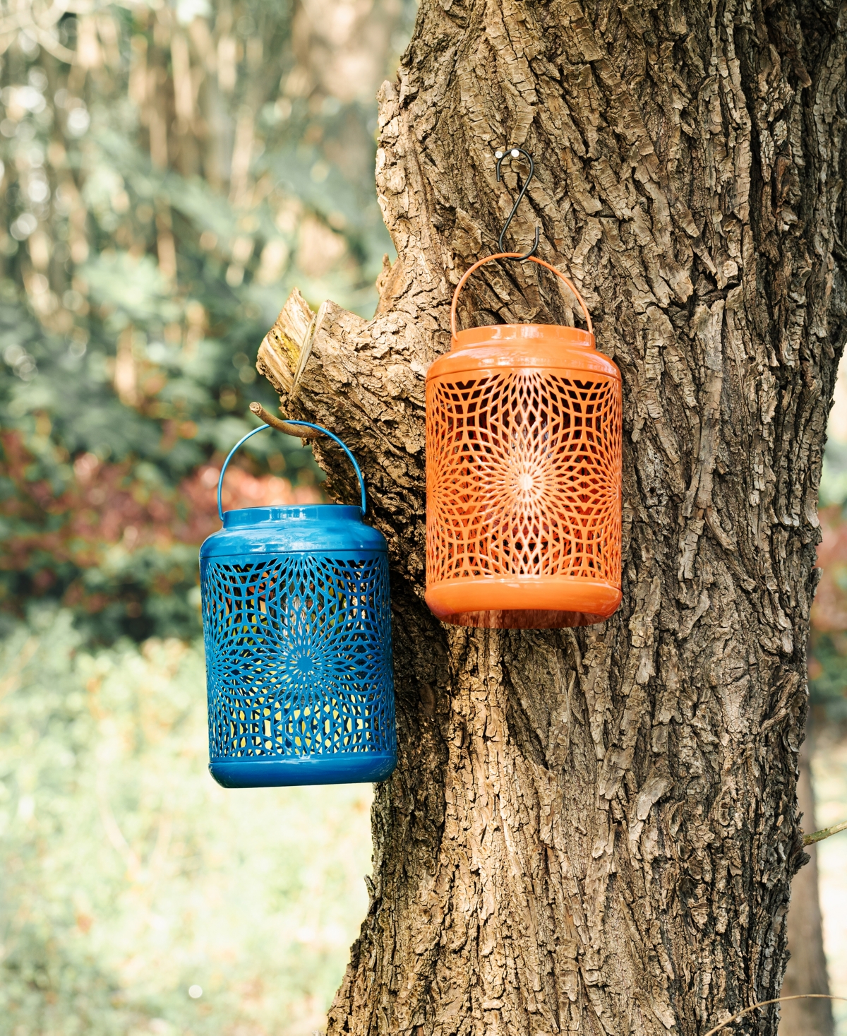 Glitzhome H Metal Cutout Solar Powered Outdoor Hanging Lantern with Edison Bulb, Set of 2