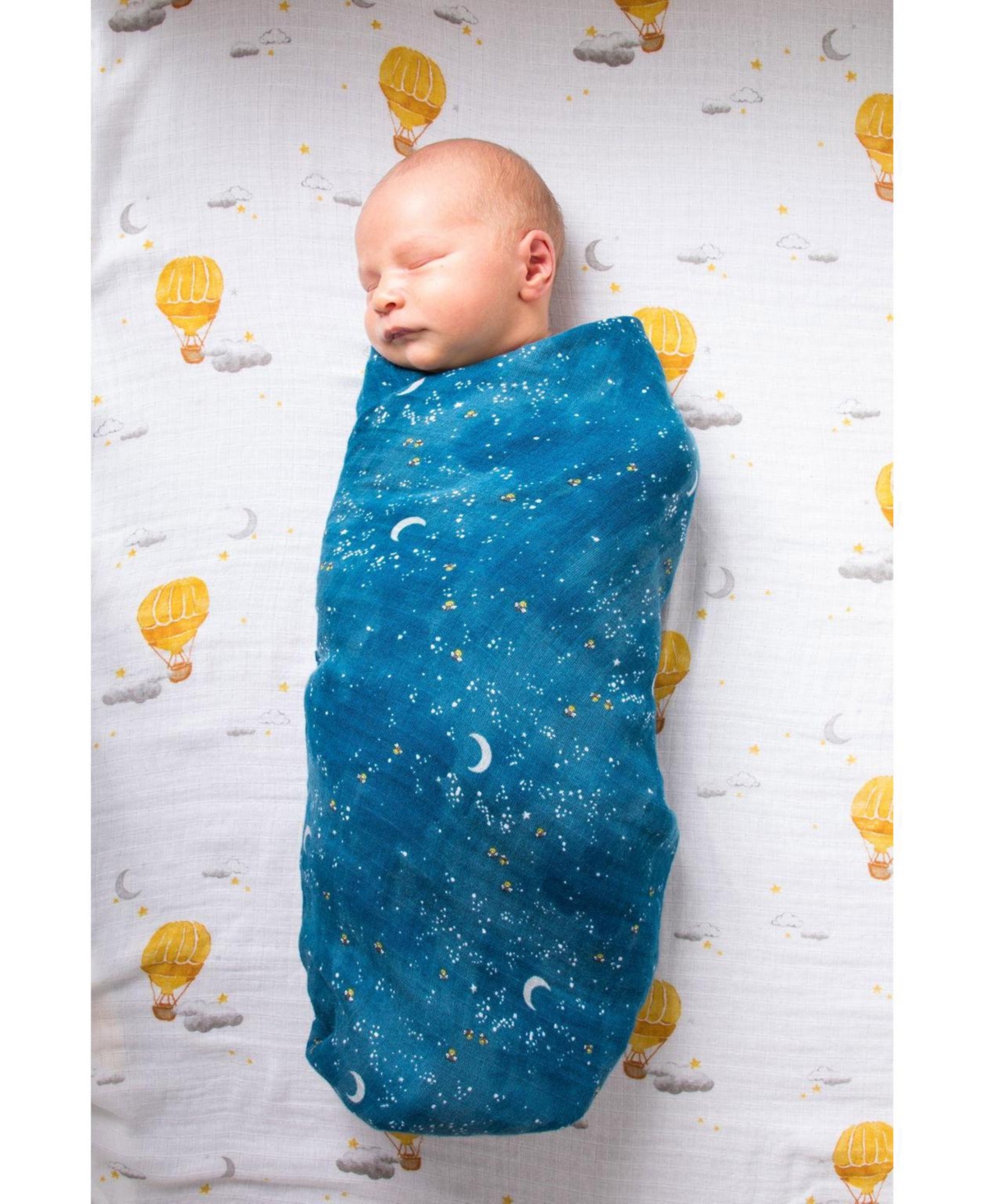 Malabar Baby Baby Gots Certified Organic Muslin Swaddle - Two-Pack Gift Set,(Hot Air Balloon + Starry Night) - Fly me to the moon