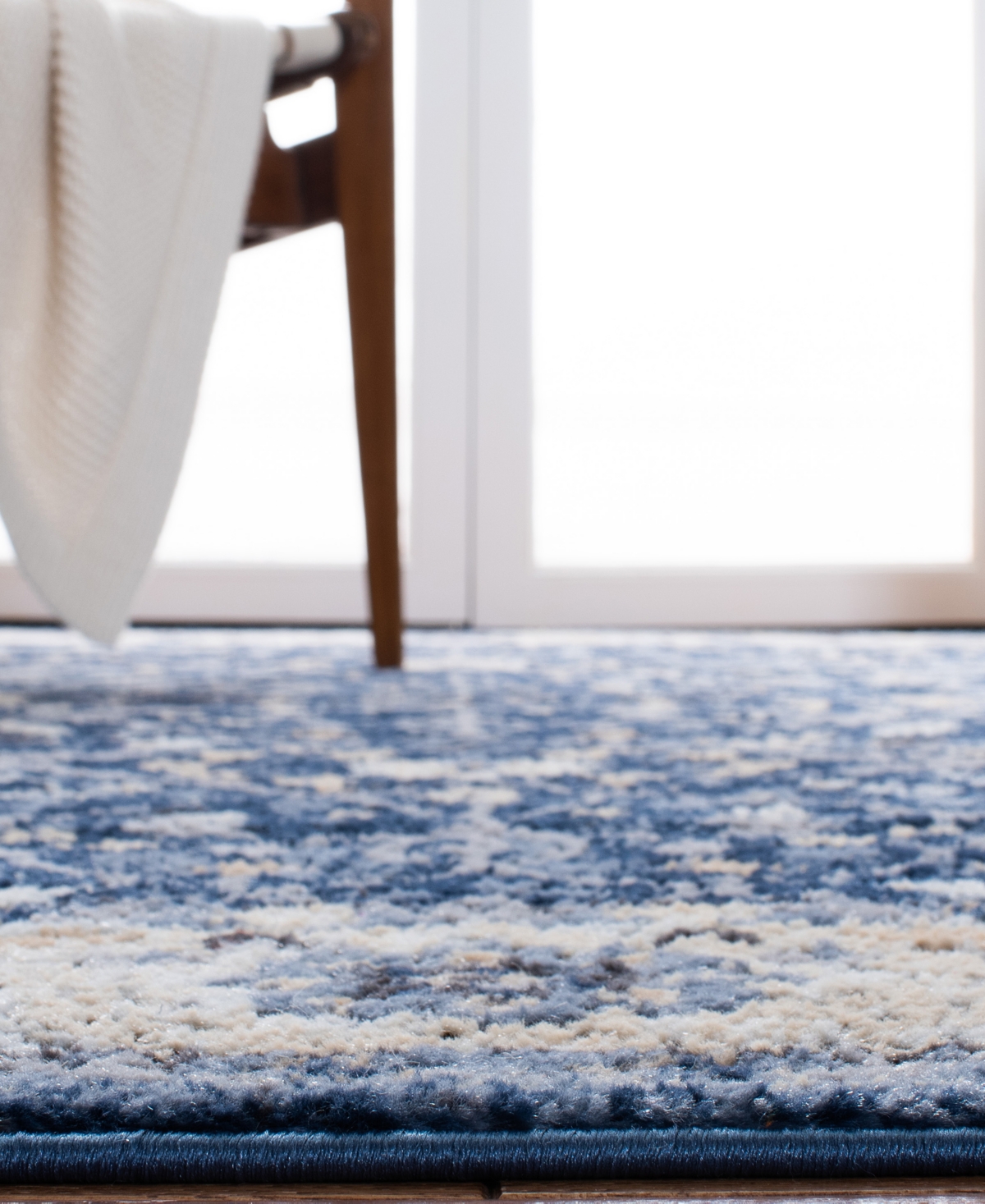 Safavieh Amelia ALA793 Area Rug - Ivory