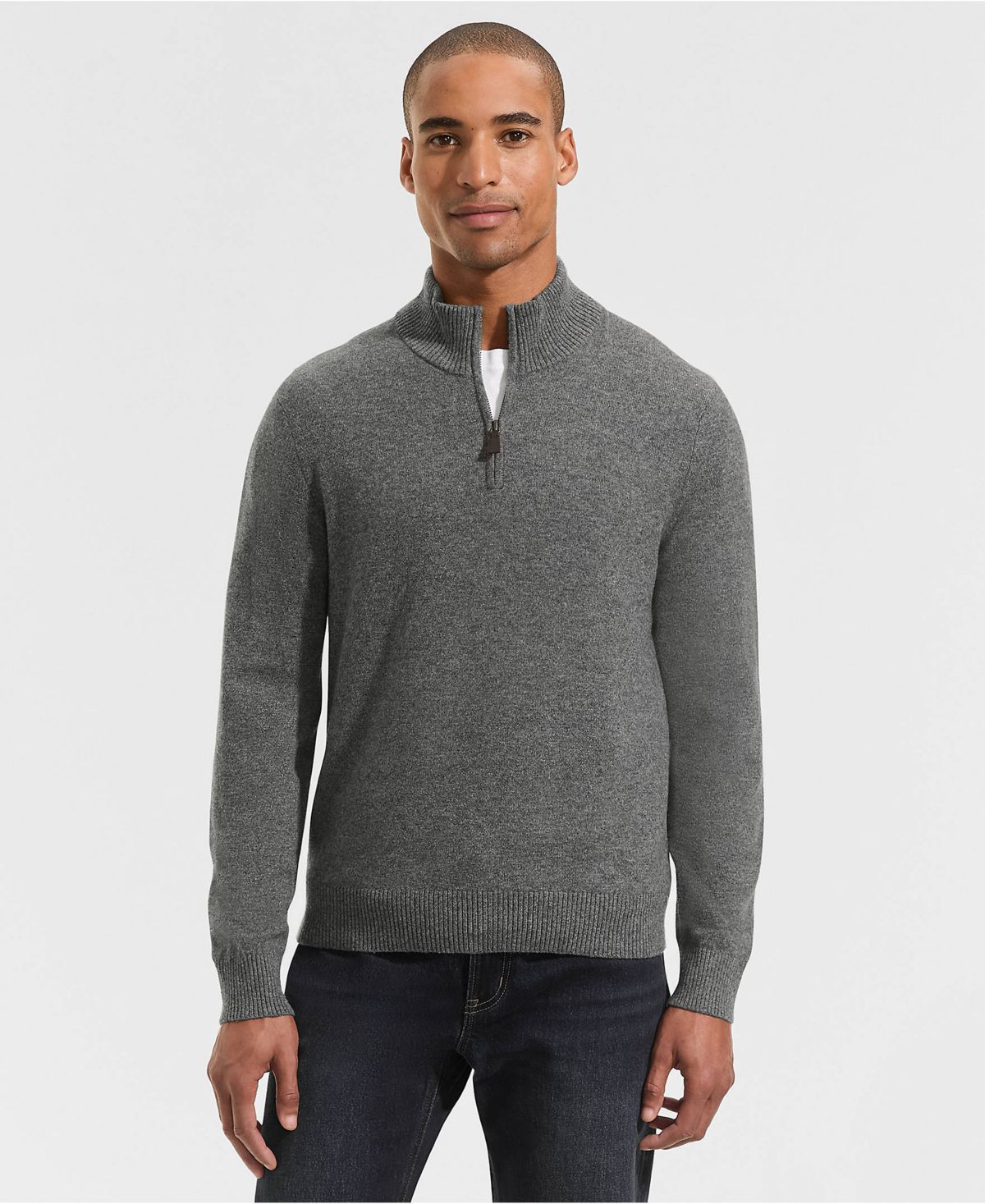 Мужской свитер с застежкой на четверть молнии тонкого кроя
