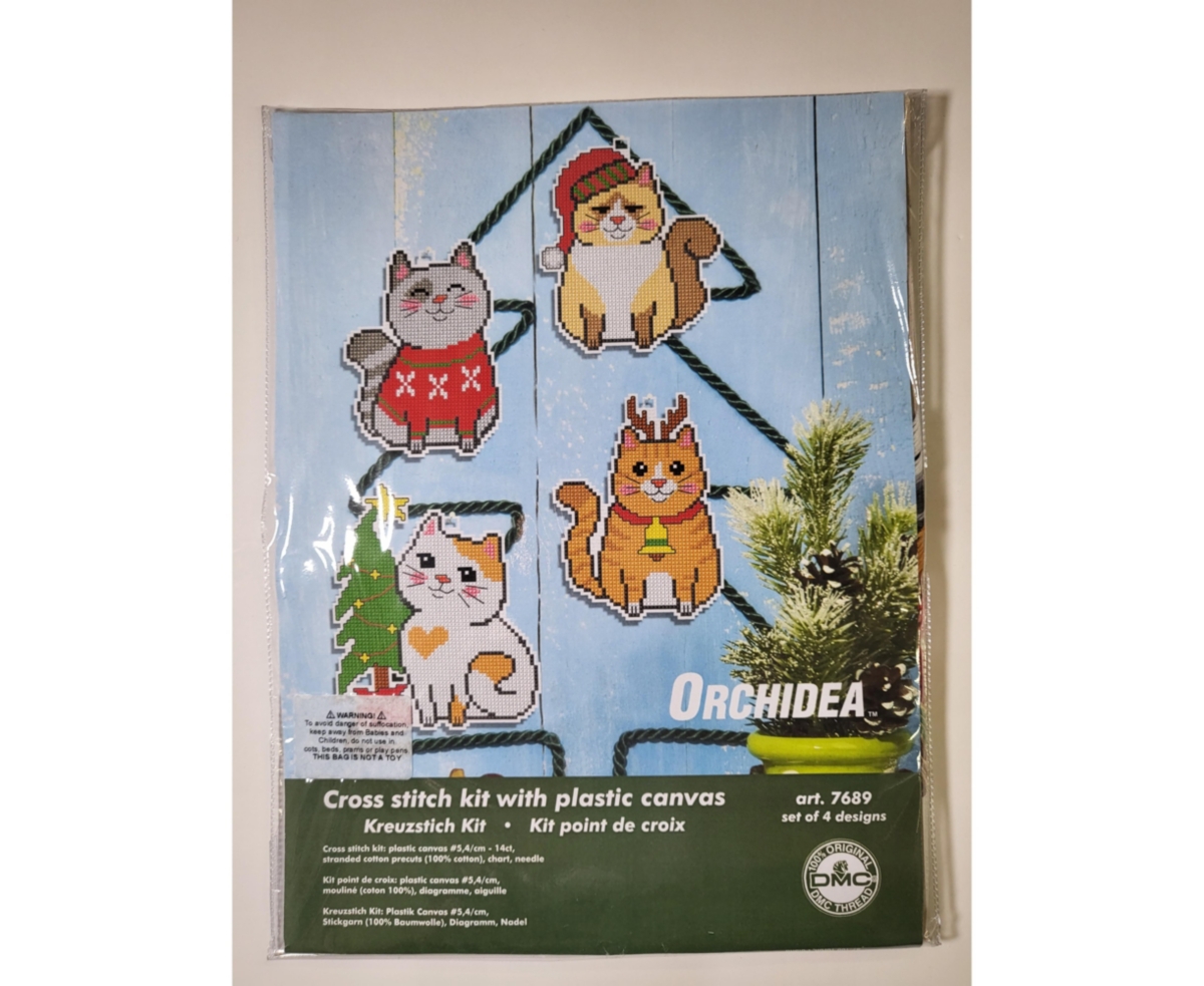 Counted cross stitch kit with plastic canvas "Christmas cats" set of 4 designs 7689 - Assorted Pre-Pack