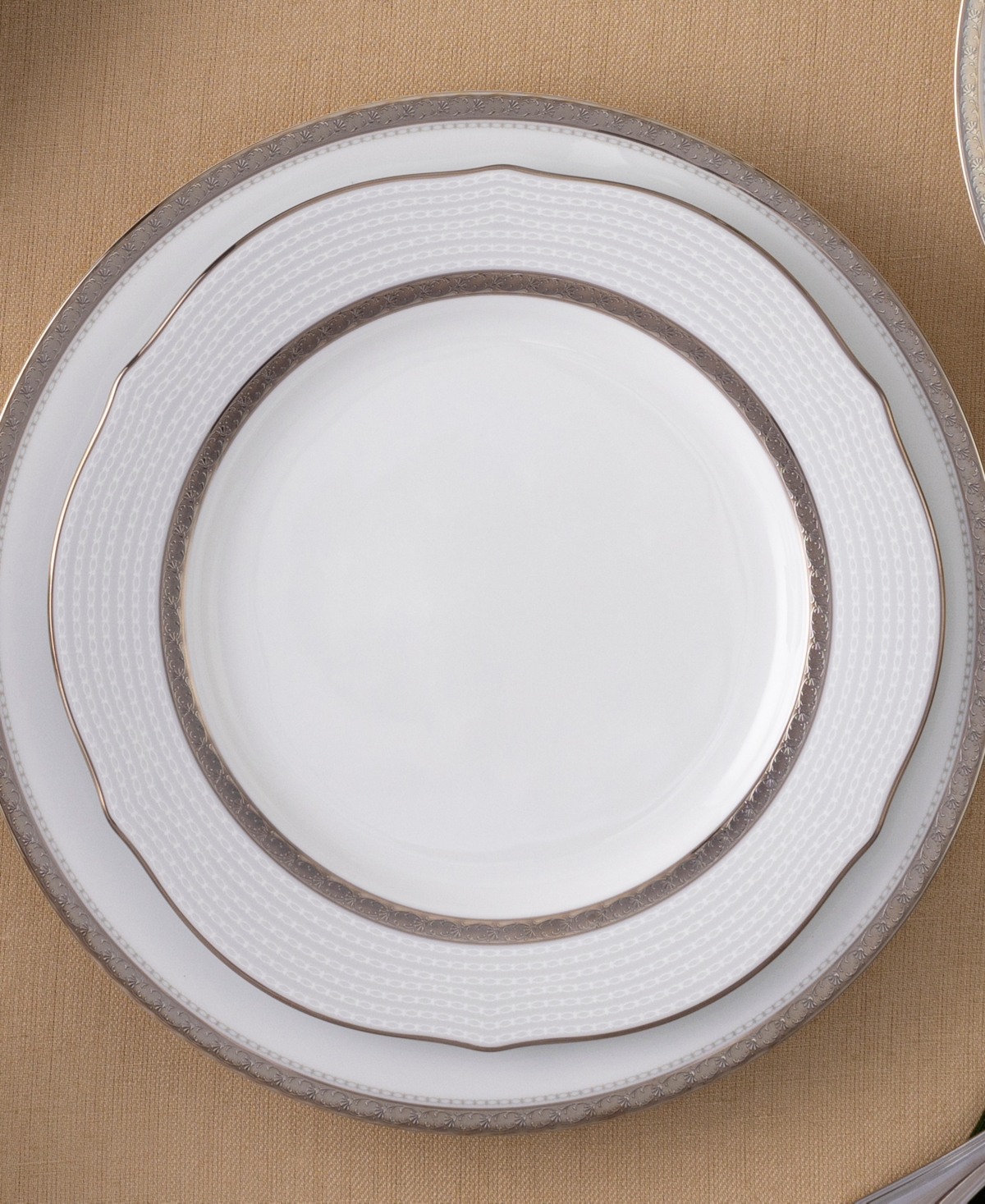 Noritake Charlotta Platinum 4 Piece 9'' Scalloped Accent Plates Set, Service For 4 In Silver