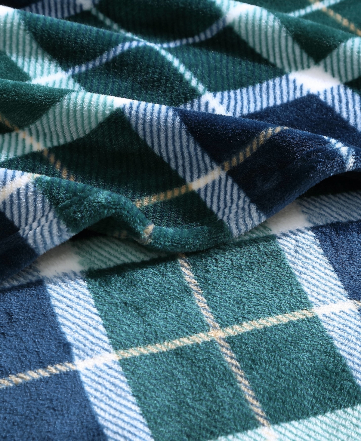 Nautica North Sail Plaid Ultra Soft Plush Fleece Blanket