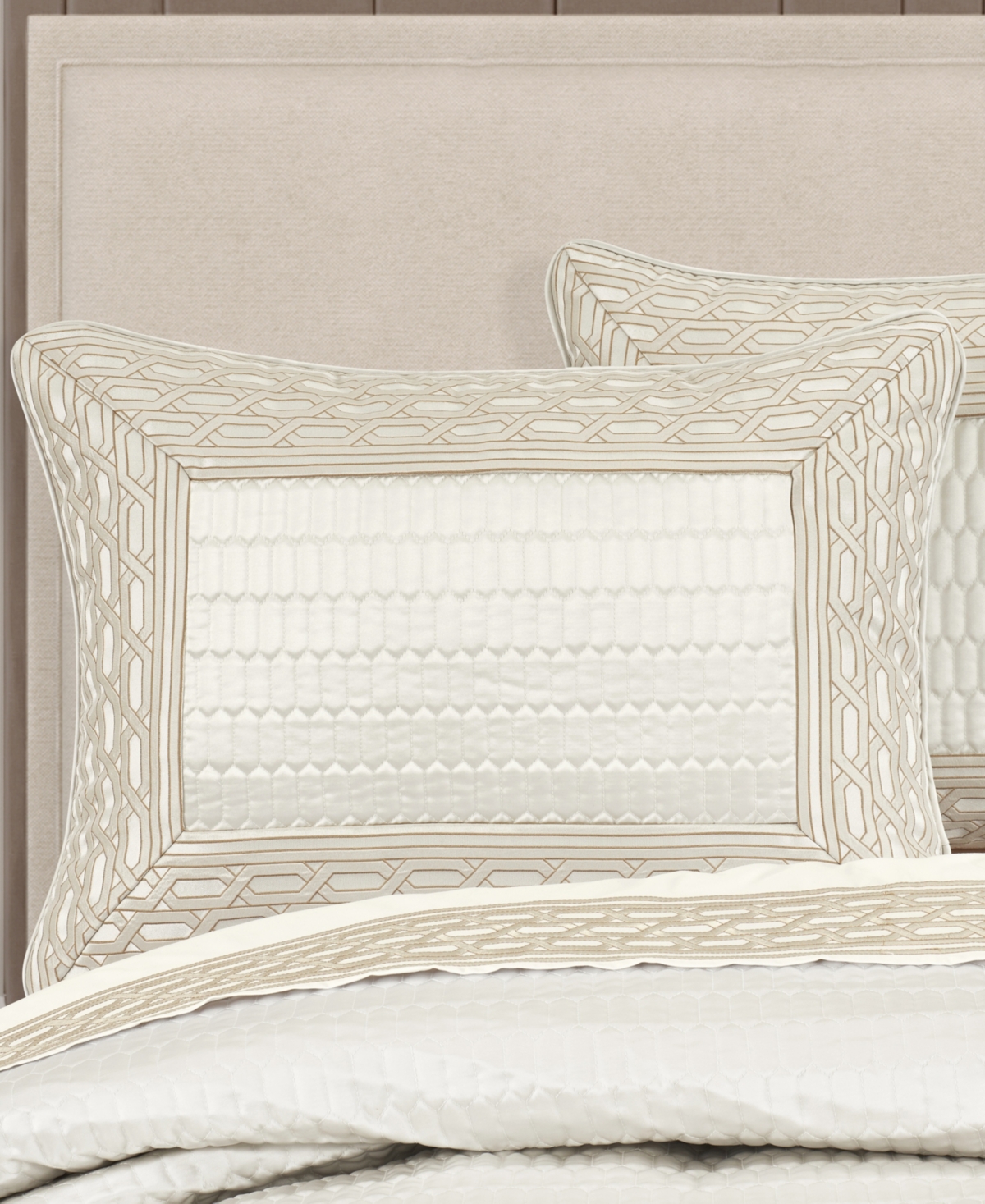 J Queen New York Metropolitan 4 Piece Comforter Set