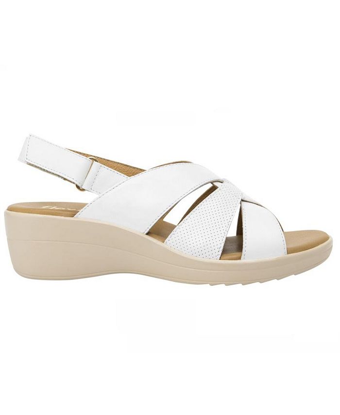 tasman slipper with red