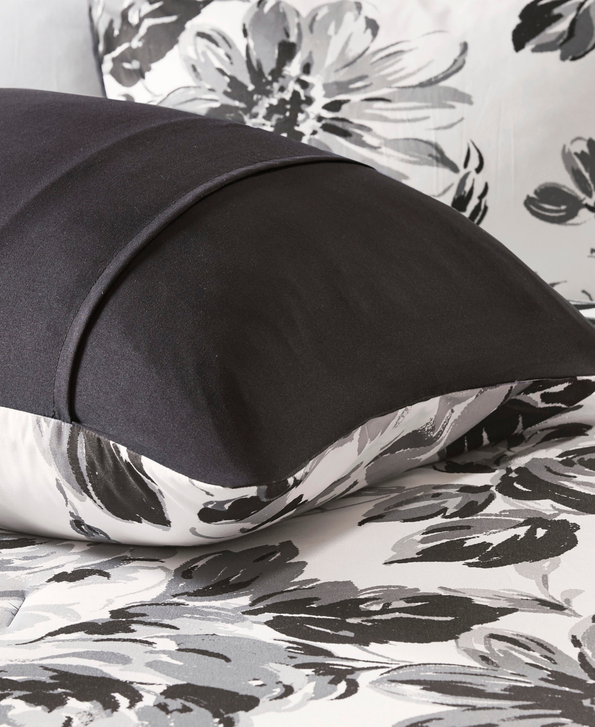 Intelligent Design Dorsey Floral 4-pc. Comforter Set, Twin/twin Xl In Black,white
