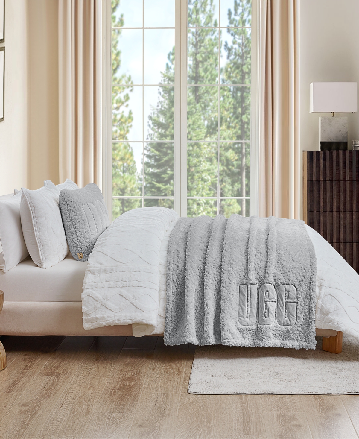 Ugg Sawyer Logo Throw, 50