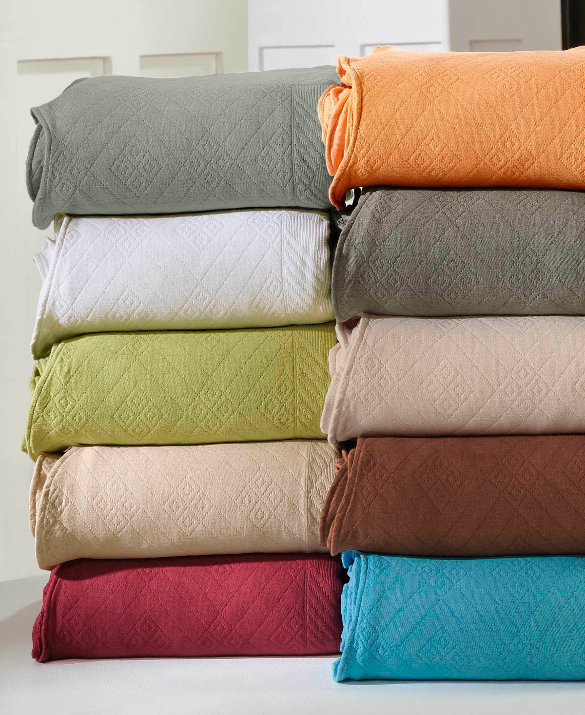 Superior Geometric Fret Textured Jacquard Matelasse All-season 3-piece Bedspread Set, Full In White