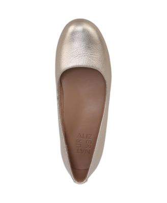 Women's Maxwell Round Toe Ballet Flats