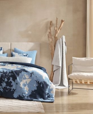 Double Snug Pixel Comforter, King