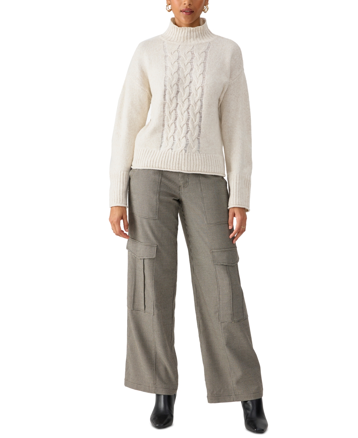 Women's Turtleneck Cable-Knit Sweater - Toasted Marshmellow