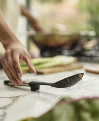 Elevate Silicone Solid Turner with Integrated Tool Rest