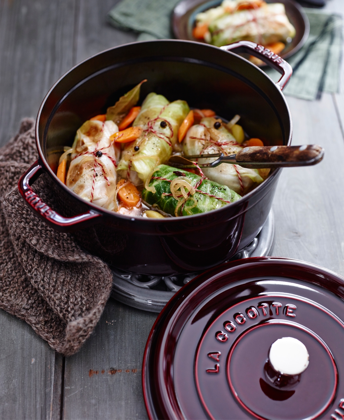 Staub Cast Iron 5.5-qt Round Dutch Oven In Red