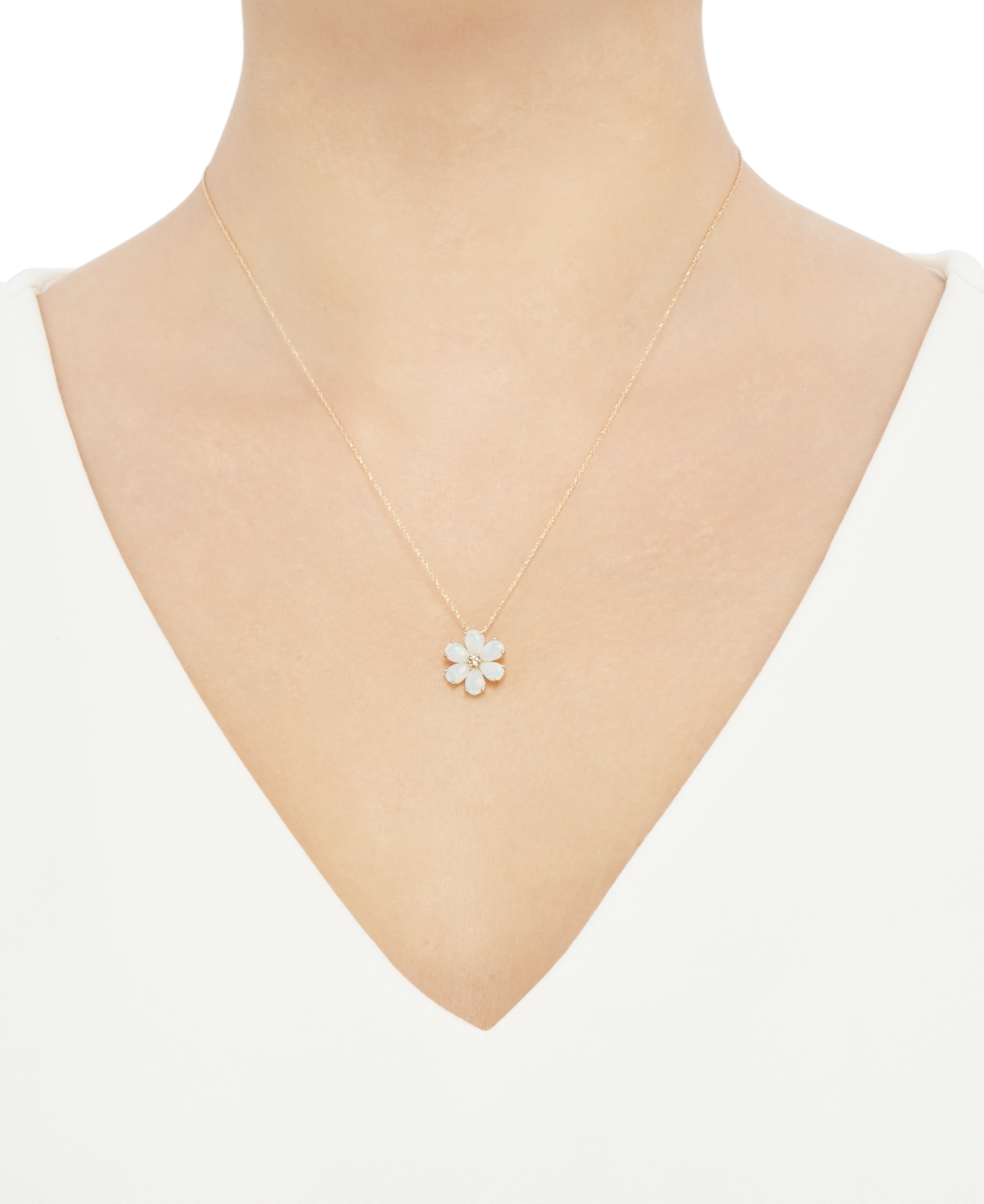 (1-1/2 ct. t.w.) & Diamond (1/20 ct. t.w.) Flower 18