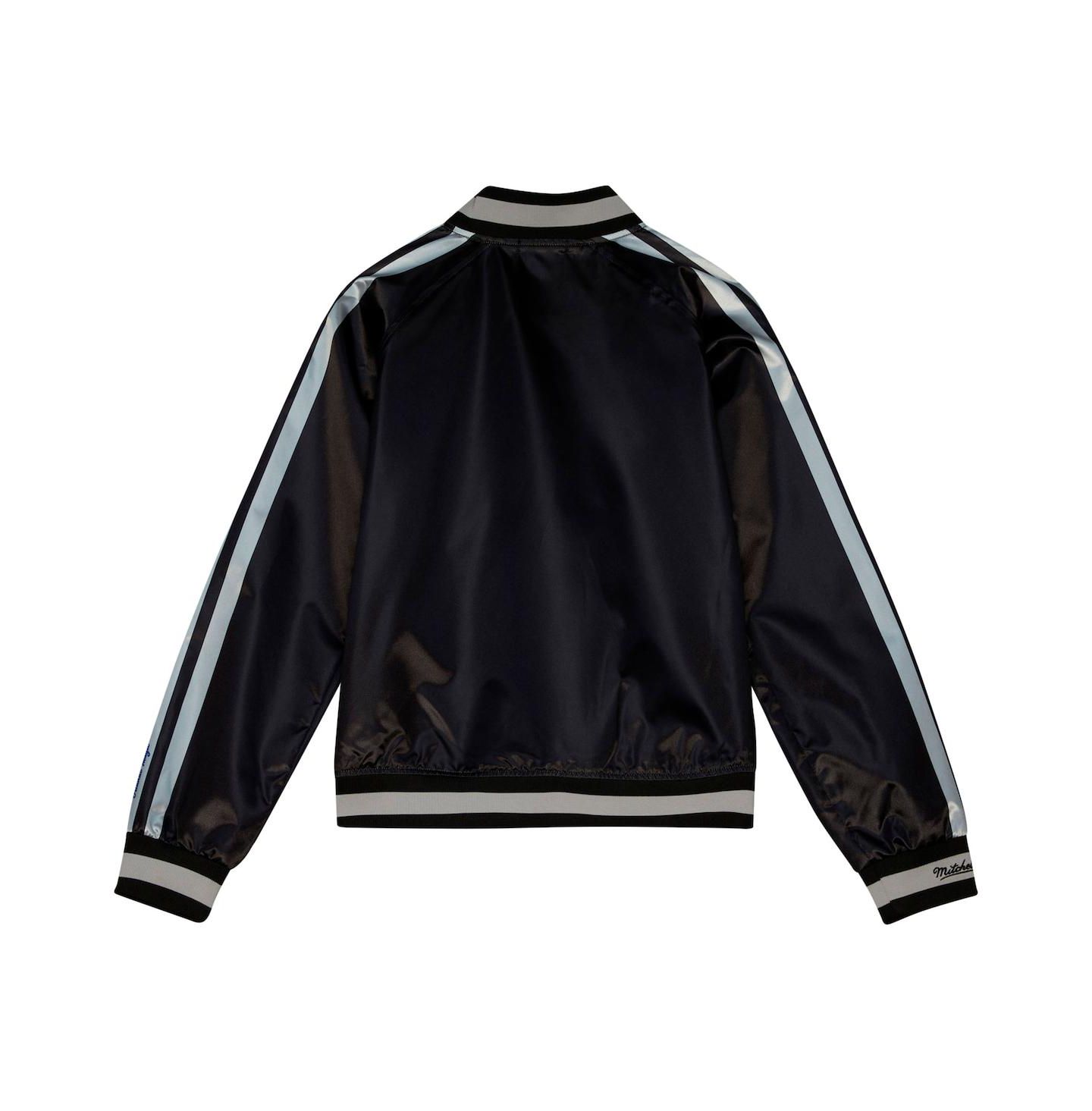 Женская куртка Mitchell & Ness Black Distressed Dallas Cowboys Raglan Satin Full-Snap — фото 3