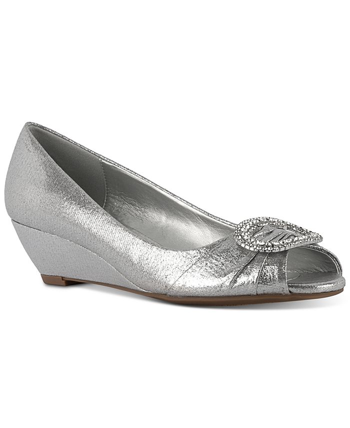 Dressy wedge pumps top
